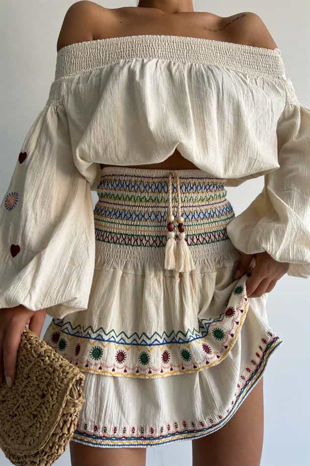 bluzmadonna-yaka-kollari-nakisli-bluz-052a-.jpg
