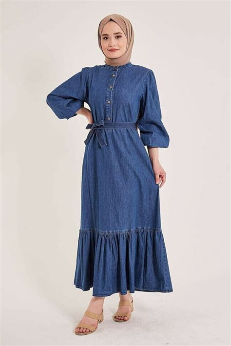 Kadın Giyimde Denim Kumaş Kullanımı ve Farklı Stil Seçenekleri